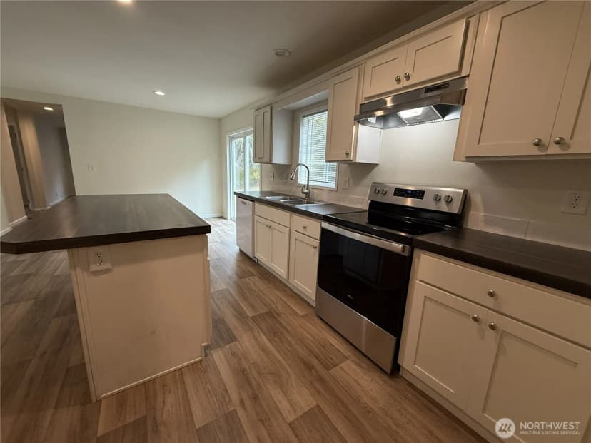 Property photo for 18517 64th Street Sw, Longbranch photo 8