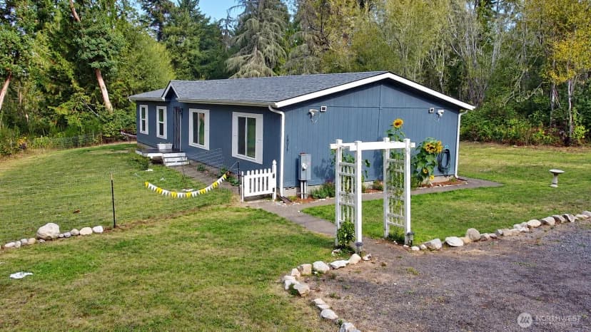 Property photo for 18517 64th Street Sw, Longbranch