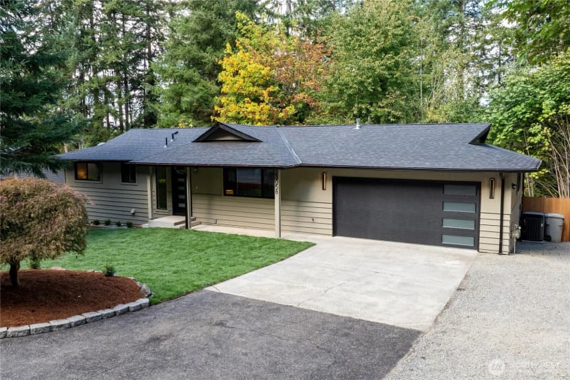 Property photo for 23058 Se 218th Street, Maple Valley photo 2