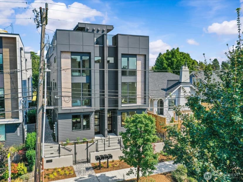 Property photo for 4326 Woodlawn Avenue N #b, Seattle photo 26