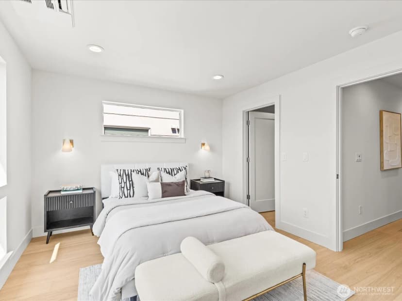 Property photo for 4326 Woodlawn Avenue N #b, Seattle photo 14