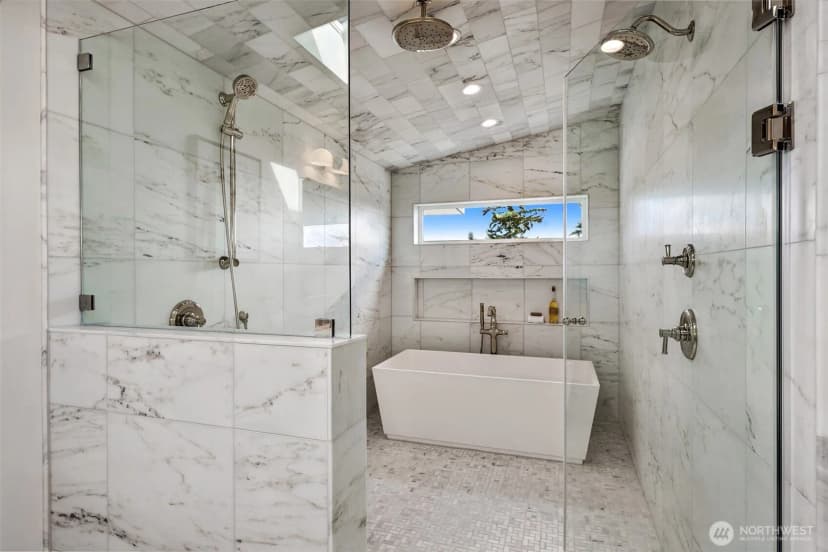 Property photo for 4106 Burke Avenue N, Seattle photo 14