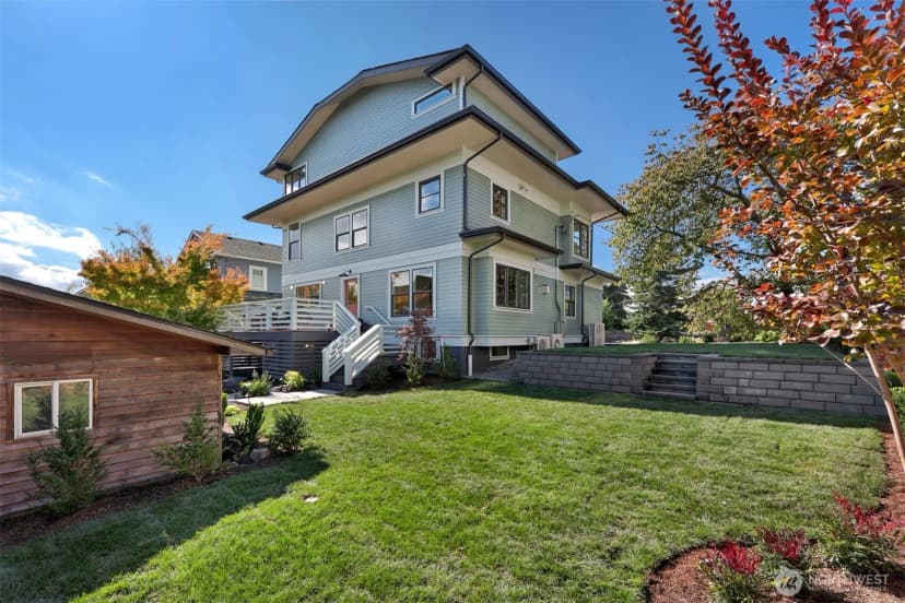 Property photo for 4106 Burke Avenue N, Seattle photo 29