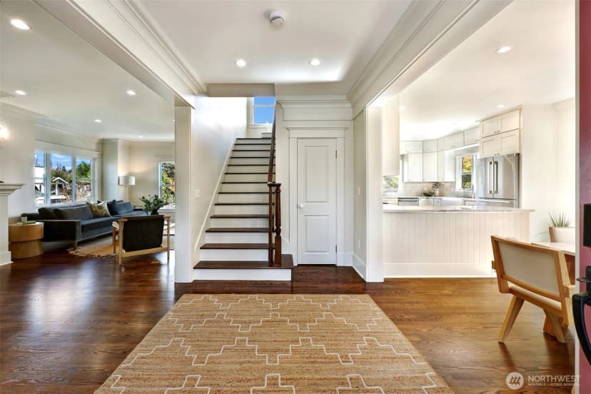 Property photo for 4106 Burke Avenue N, Seattle photo 3