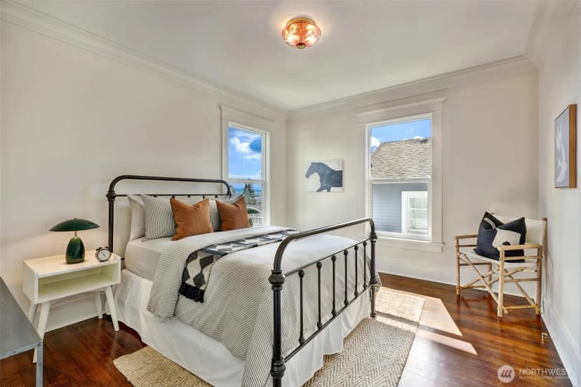 Property photo for 4106 Burke Avenue N, Seattle photo 17