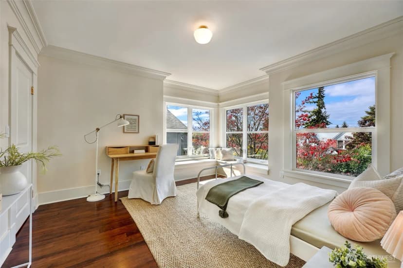 Property photo for 4106 Burke Avenue N, Seattle photo 18