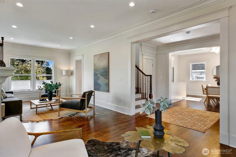 Property photo for 4106 Burke Avenue N, Seattle photo 8