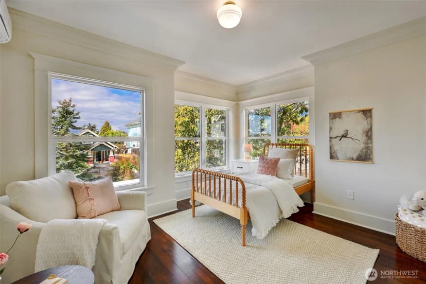 Property photo for 4106 Burke Avenue N, Seattle photo 19