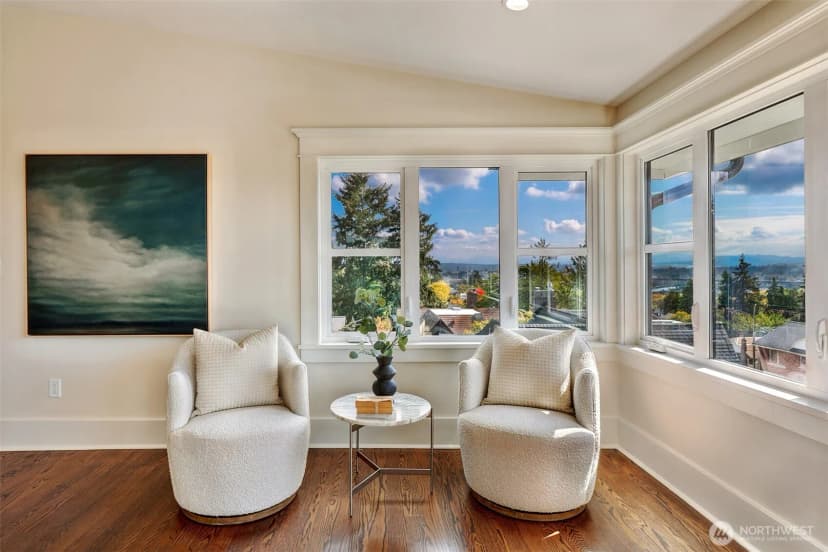 Property photo for 4106 Burke Avenue N, Seattle photo 12