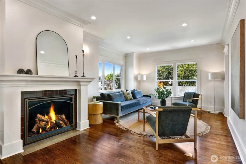 Property photo for 4106 Burke Avenue N, Seattle photo 6