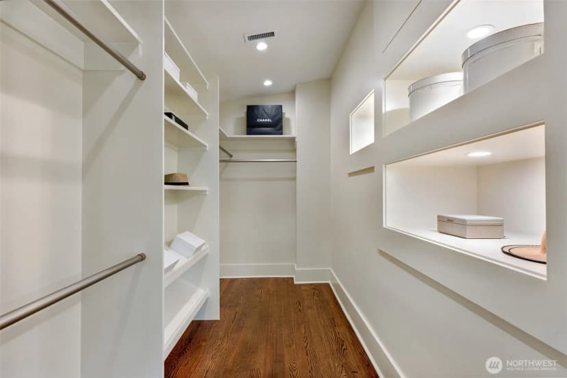 Property photo for 4106 Burke Avenue N, Seattle photo 16