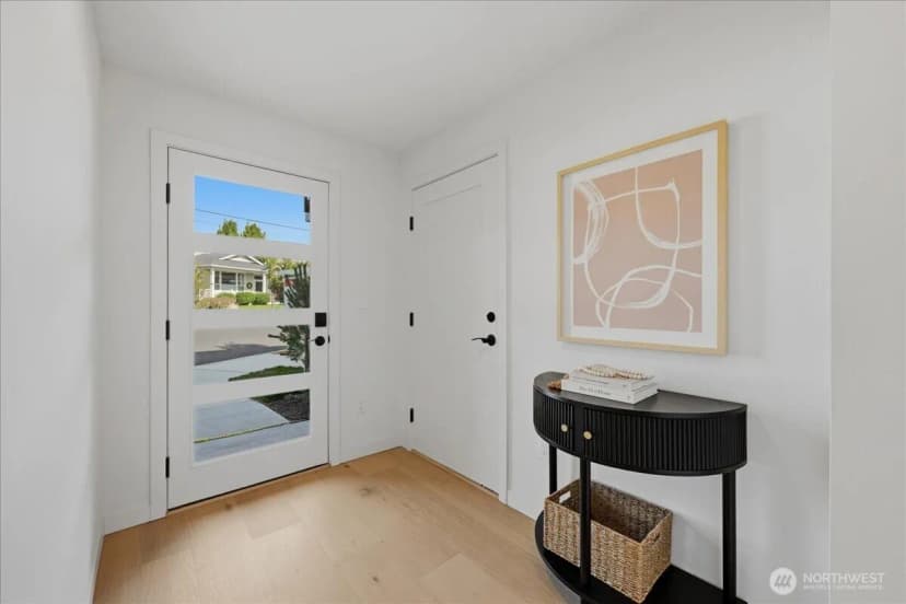 Property photo for 306 Daley Street, Edmonds photo 3
