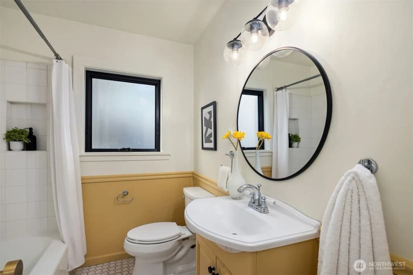 Property photo for 4002 12th Avenue S, Seattle photo 27