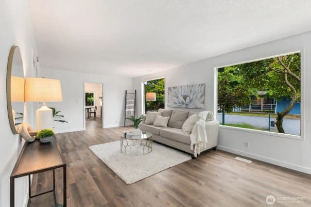 Property photo for 501 Smithers Avenue S, Renton photo 3