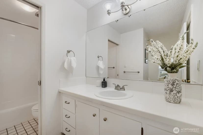 Property photo for 550 Elm Way #206, Edmonds photo 14