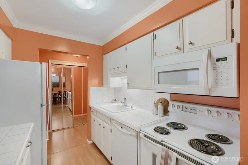 Property photo for 550 Elm Way #206, Edmonds photo 9