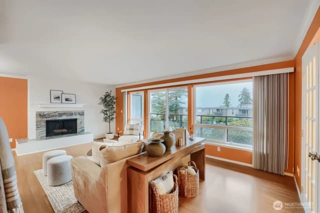 Property photo for 550 Elm Way #206, Edmonds photo 3