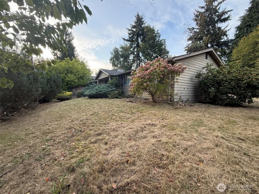 Property photo for 8210 Ne 141st Street, Kirkland photo 8