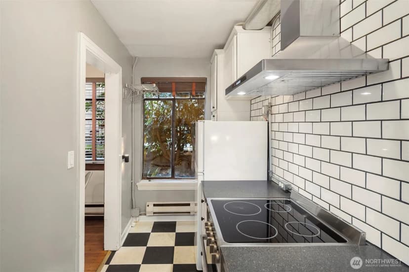 Property photo for 3121 Franklin Avenue E #2, Seattle photo 7