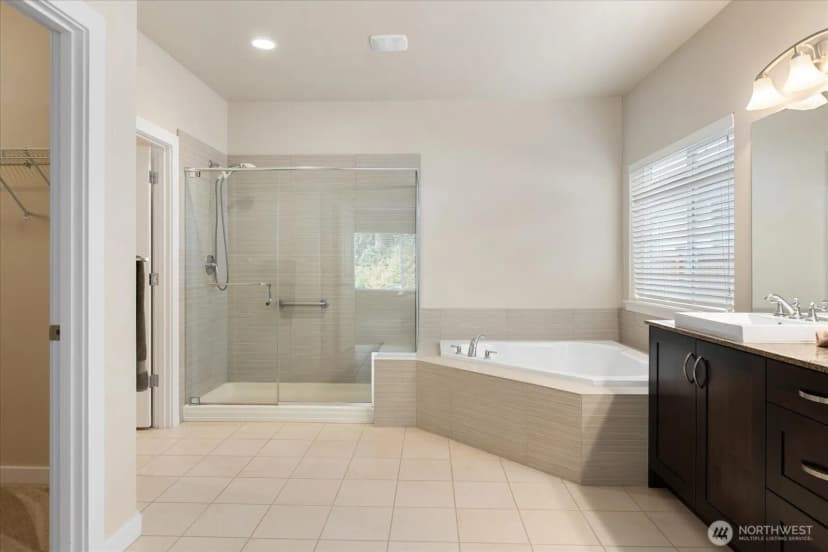 Property photo for 15380 Se 160th Place, Renton photo 27