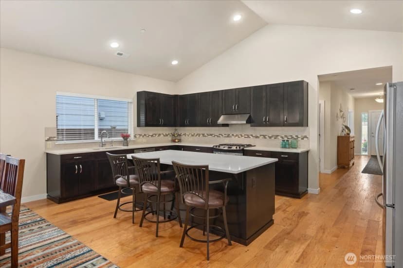 Property photo for 15380 Se 160th Place, Renton photo 13