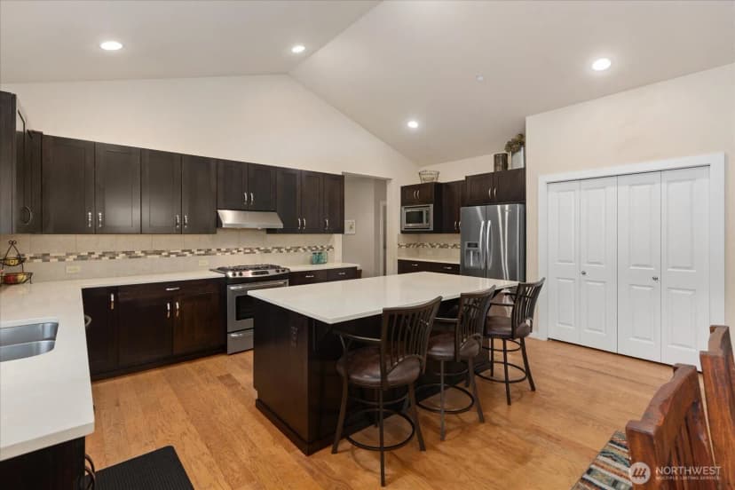 Property photo for 15380 Se 160th Place, Renton photo 14