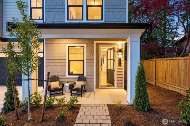Property photo for 11610 Ne 92nd Street, Kirkland photo 2