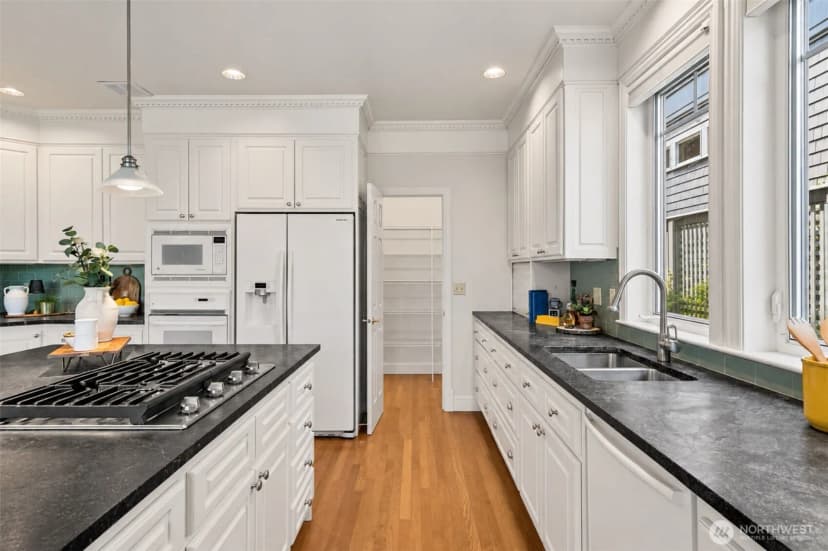 Property photo for 2103 Nw 96th, Seattle photo 13