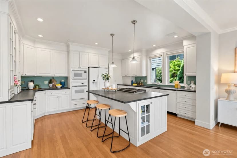 Property photo for 2103 Nw 96th, Seattle photo 11