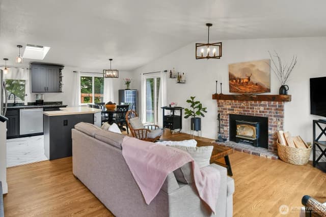 Property photo for 16226 2nd Place W, Lynnwood photo 4