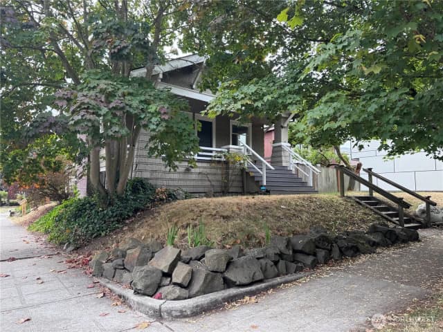 Property photo for 423 N 50th Street, Seattle photo 3