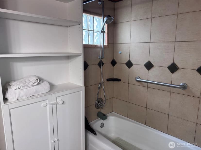 Property photo for 423 N 50th Street, Seattle photo 15