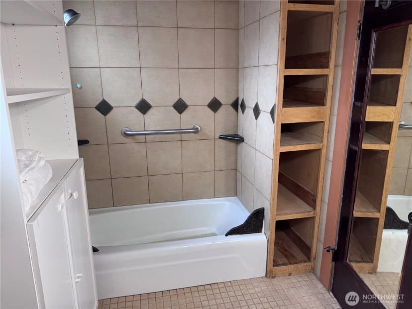 Property photo for 423 N 50th Street, Seattle photo 13