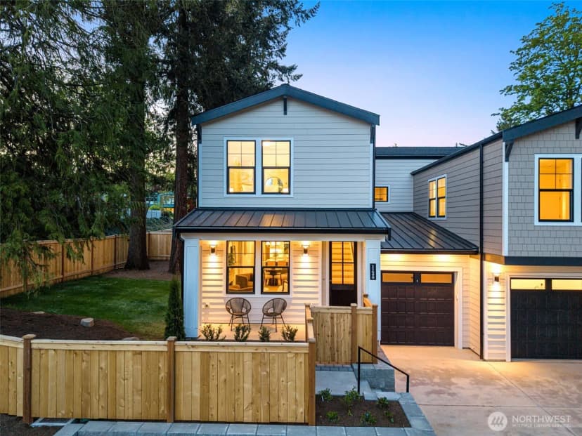Property photo for 11608 Ne 92nd Street, Kirkland photo 2