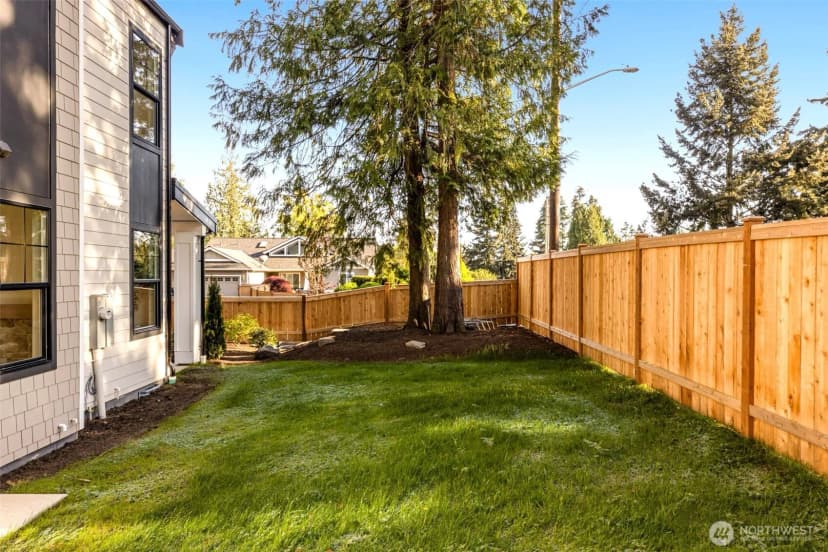 Property photo for 11608 Ne 92nd Street, Kirkland photo 35