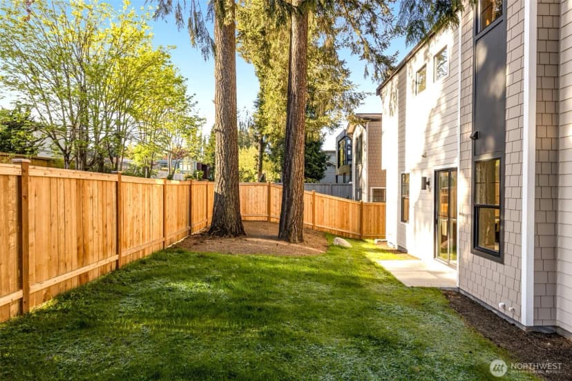 Property photo for 11608 Ne 92nd Street, Kirkland photo 37