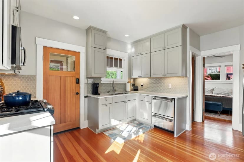 Property photo for 3930 S Ferdinand Street, Seattle photo 9