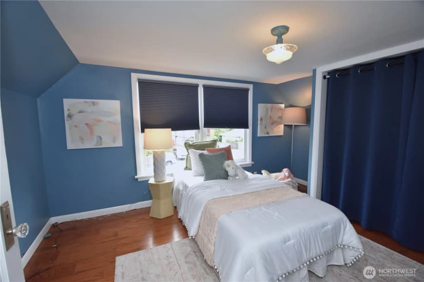 Property photo for 12537 19th Avenue Ne, Seattle photo 20