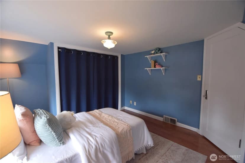 Property photo for 12537 19th Avenue Ne, Seattle photo 21