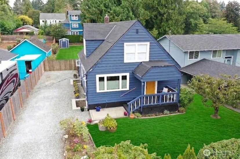 Property photo for 12537 19th Avenue Ne, Seattle photo 4