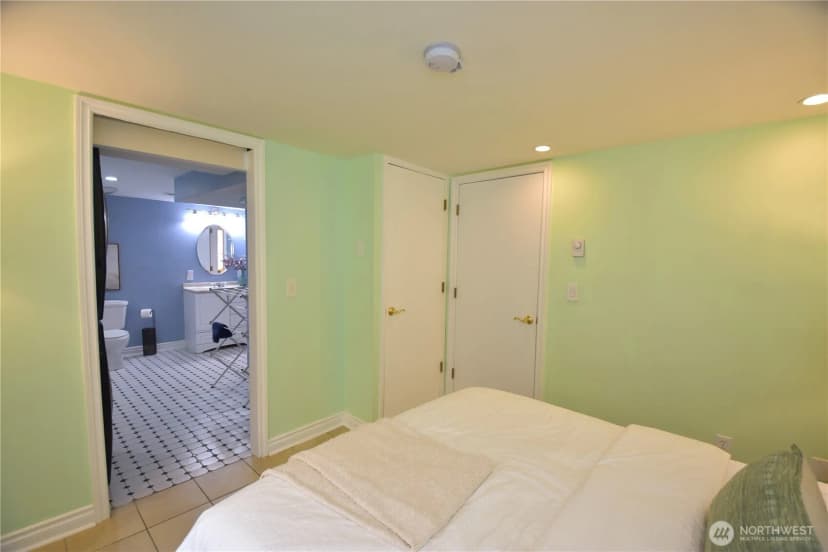 Property photo for 12537 19th Avenue Ne, Seattle photo 33