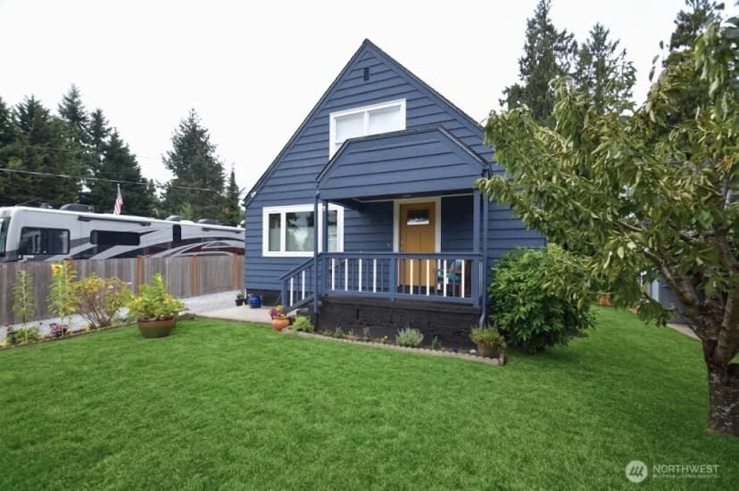 Property photo for 12537 19th Avenue Ne, Seattle photo 3