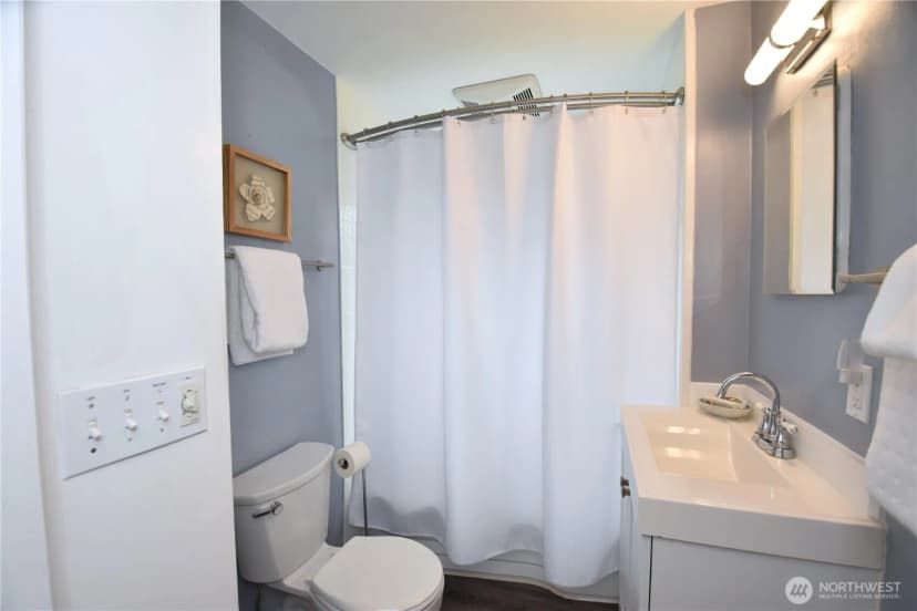 Property photo for 12537 19th Avenue Ne, Seattle photo 14