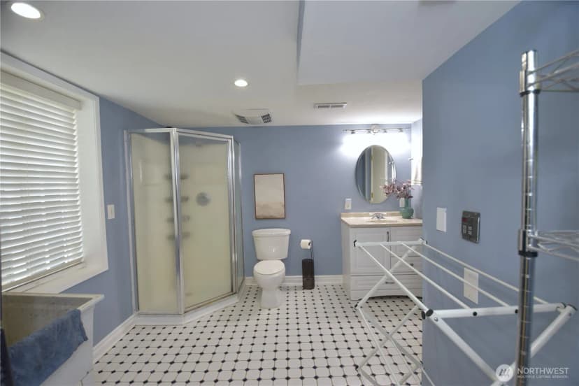 Property photo for 12537 19th Avenue Ne, Seattle photo 29