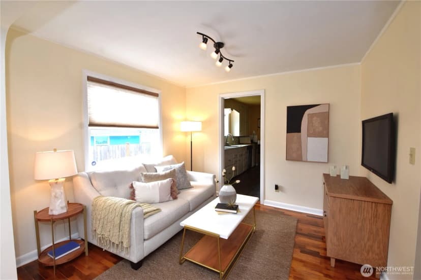 Property photo for 12537 19th Avenue Ne, Seattle photo 9