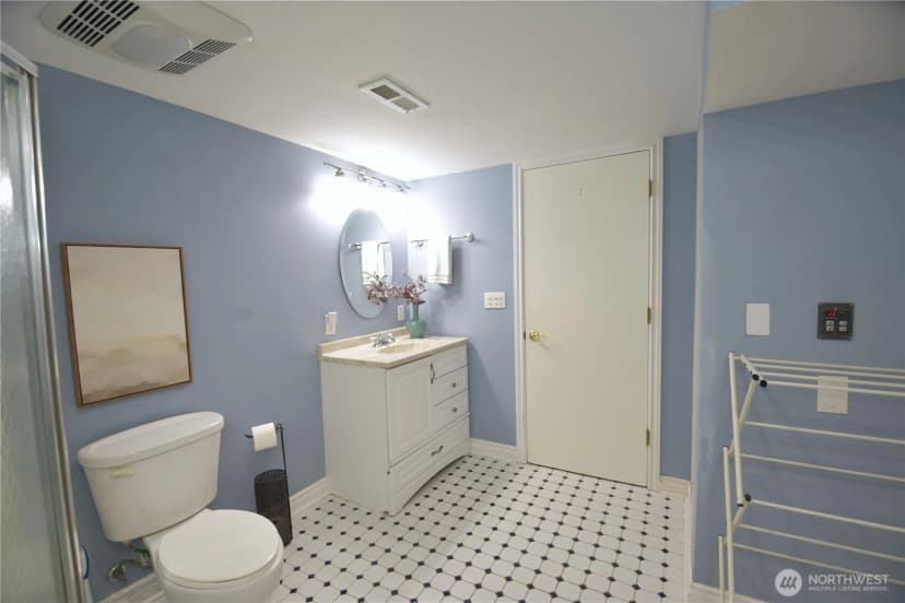 Property photo for 12537 19th Avenue Ne, Seattle photo 28