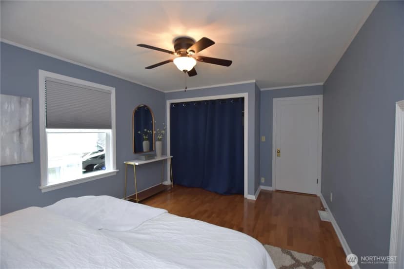 Property photo for 12537 19th Avenue Ne, Seattle photo 16