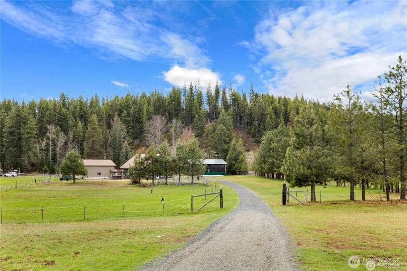 Property photo for 4010 Teanaway Middle Fork Rd, Cle Elum photo 8