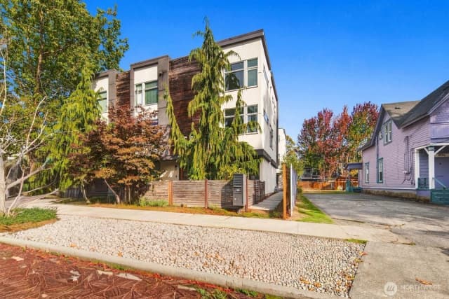 Property photo for 304 26th Avenue S #c, Seattle photo 2
