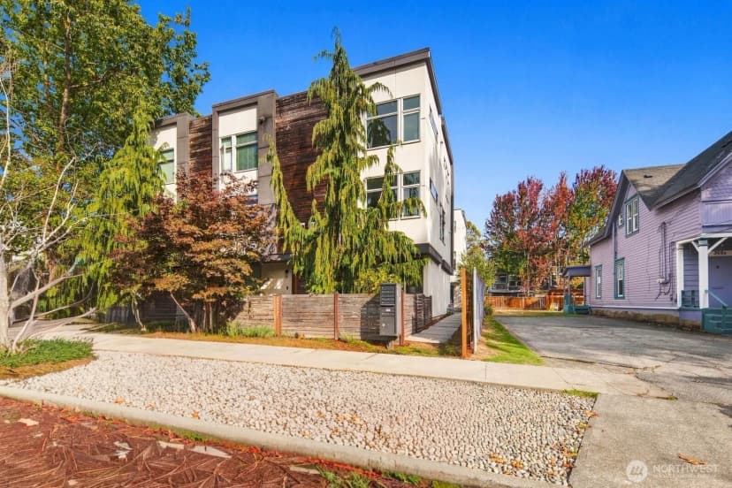 Property photo for 304 26th Avenue S #c, Seattle photo 2